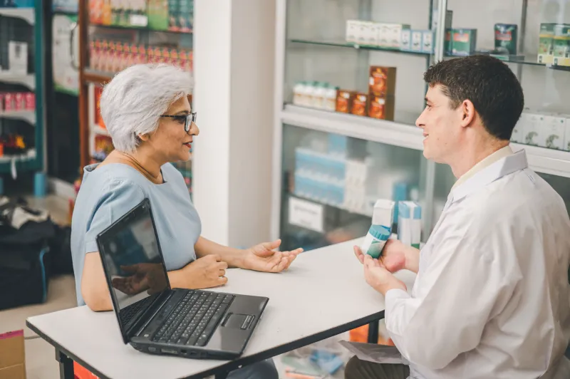 El Farmacéutico que Nunca Tienes en Cuenta: Cómo Aprovechar al Experto de Salud Más Accesible en tu Vecindario